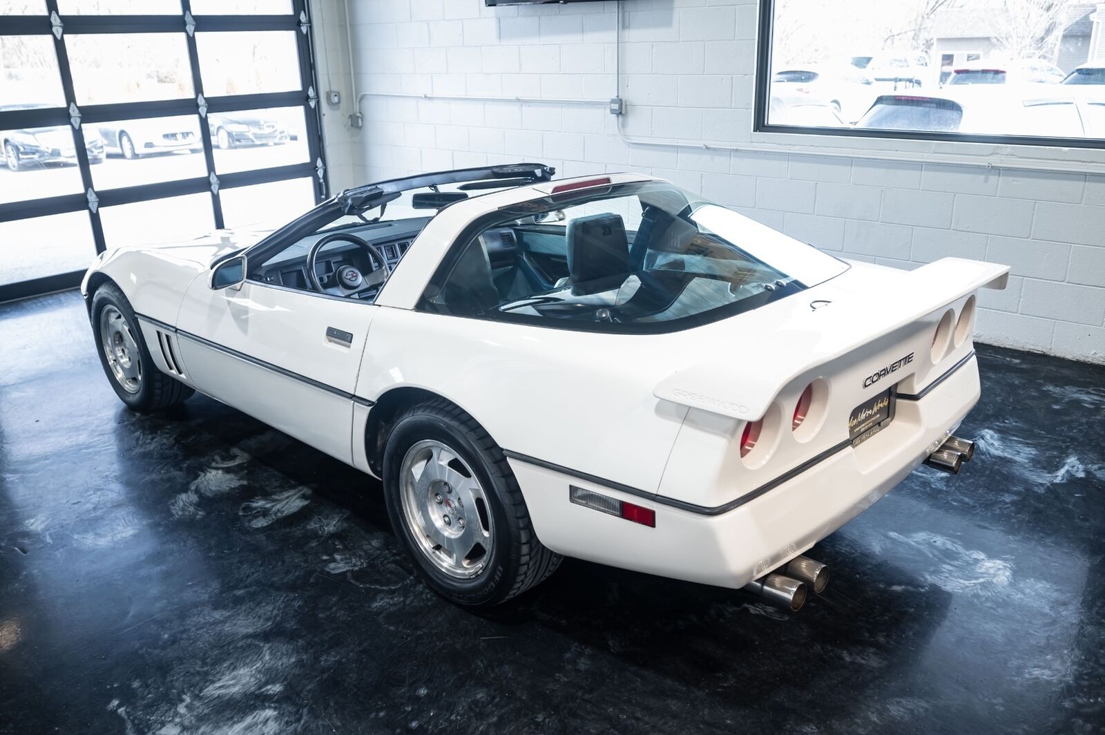 Chevrolet-Corvette-1988-Hatchback-13