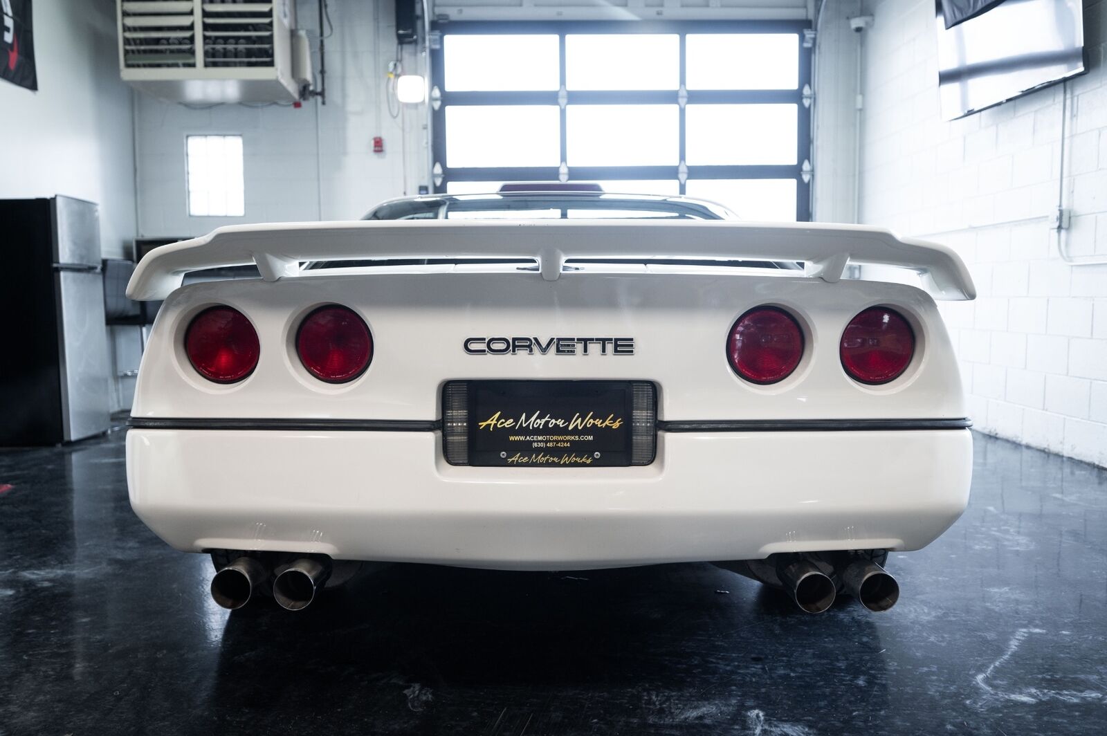 Chevrolet-Corvette-1988-Hatchback-16