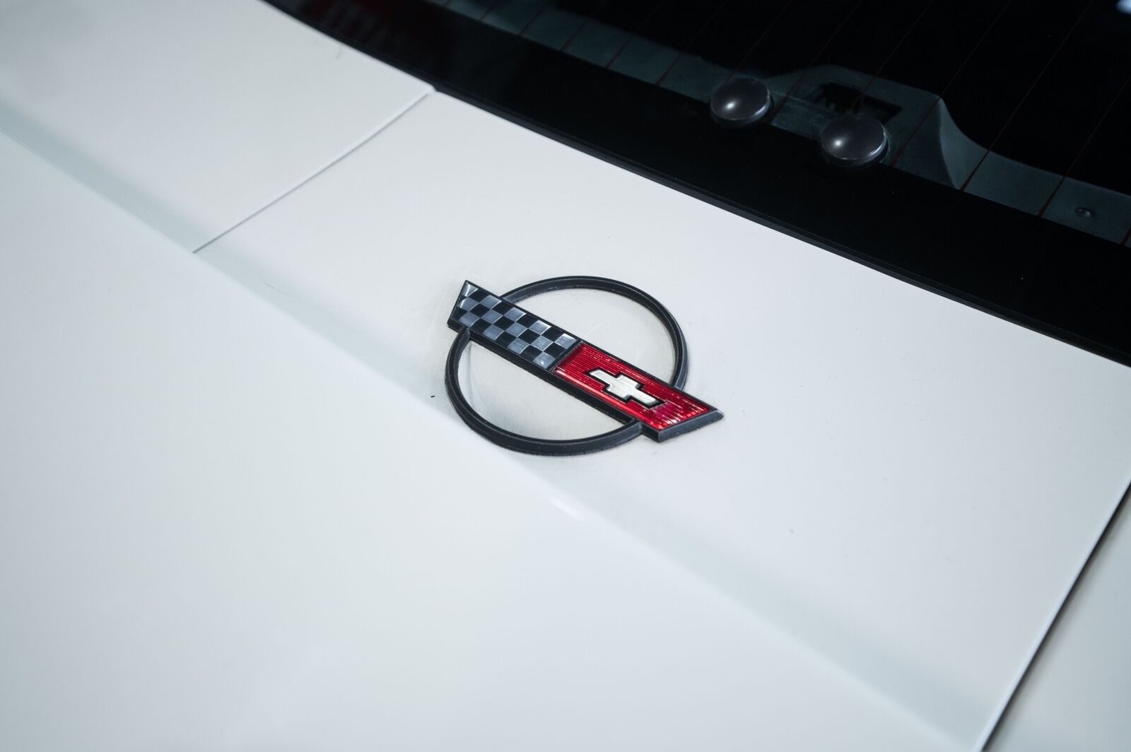 Chevrolet-Corvette-1988-Hatchback-19