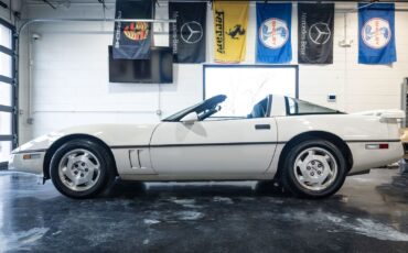 Chevrolet-Corvette-1988-Hatchback-2