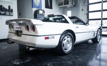Chevrolet-Corvette-1988-Hatchback-20