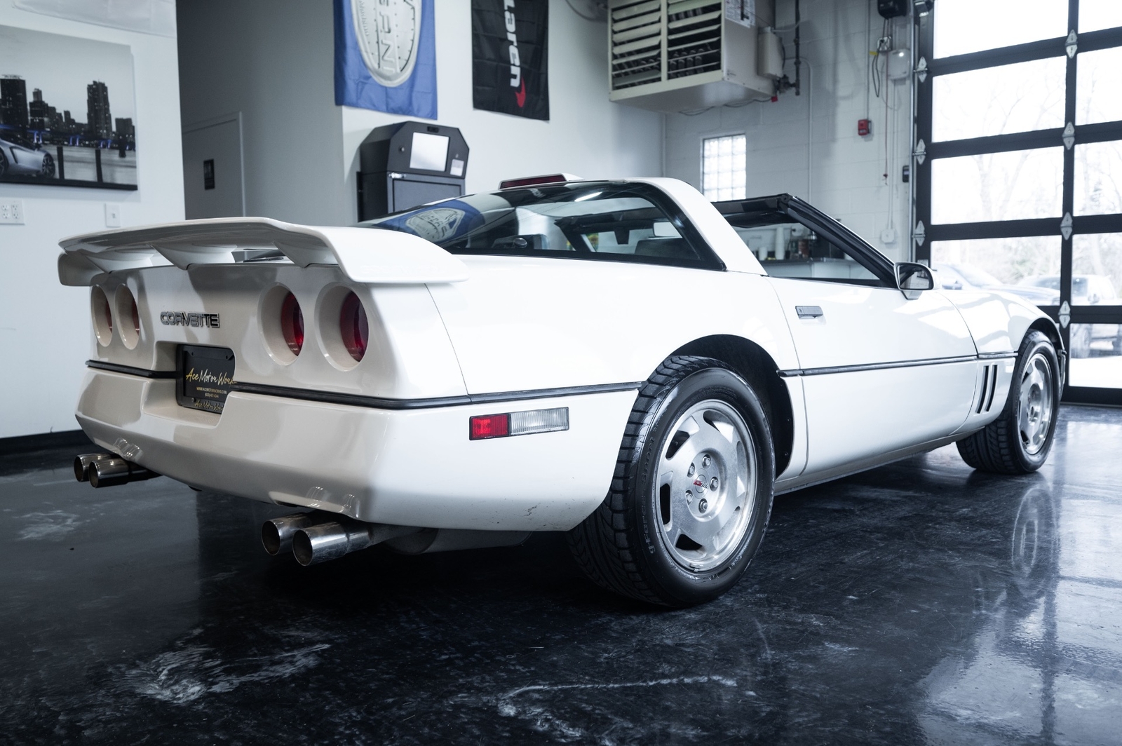 Chevrolet-Corvette-1988-Hatchback-20