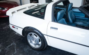 Chevrolet-Corvette-1988-Hatchback-22