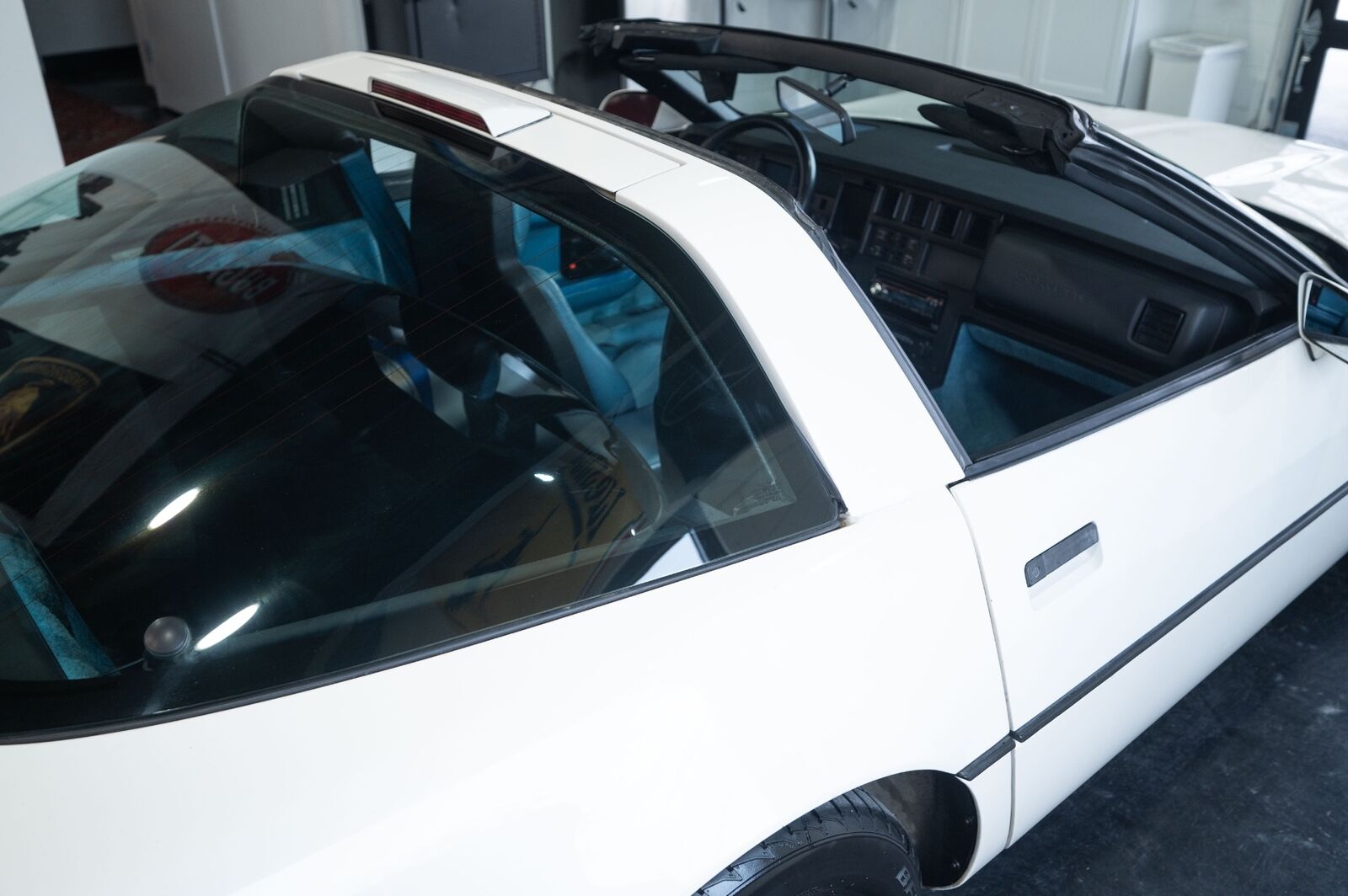 Chevrolet-Corvette-1988-Hatchback-24