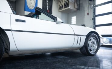 Chevrolet-Corvette-1988-Hatchback-25