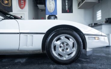 Chevrolet-Corvette-1988-Hatchback-26