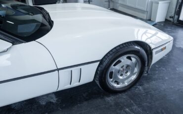 Chevrolet-Corvette-1988-Hatchback-27