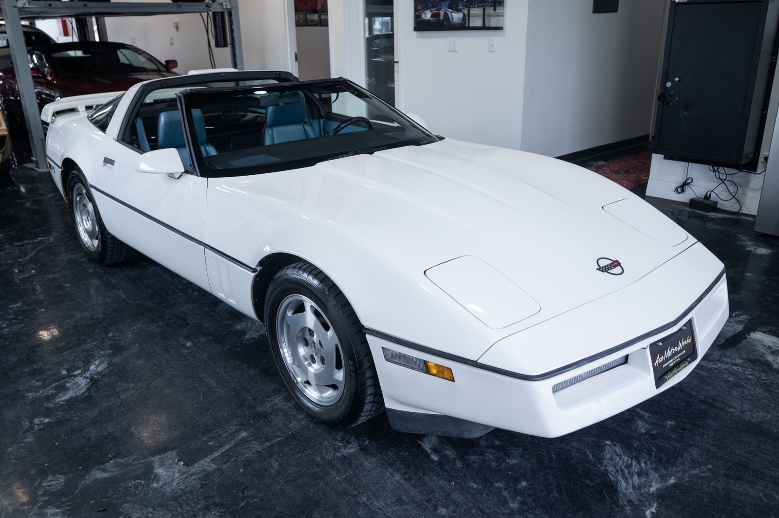 Chevrolet-Corvette-1988-Hatchback-29