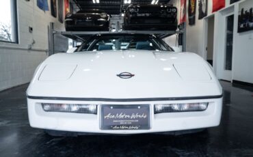 Chevrolet-Corvette-1988-Hatchback-32
