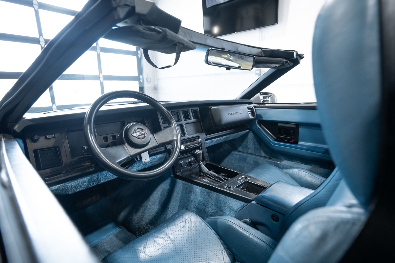 Chevrolet-Corvette-1988-Hatchback-34