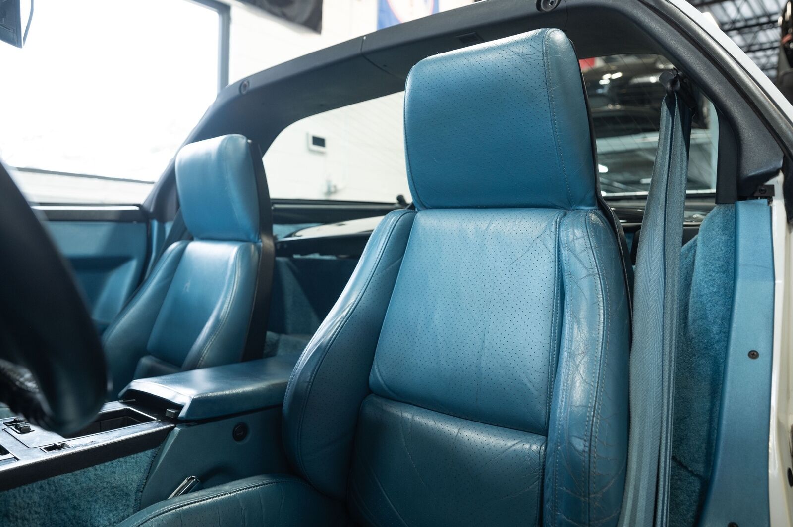 Chevrolet-Corvette-1988-Hatchback-35