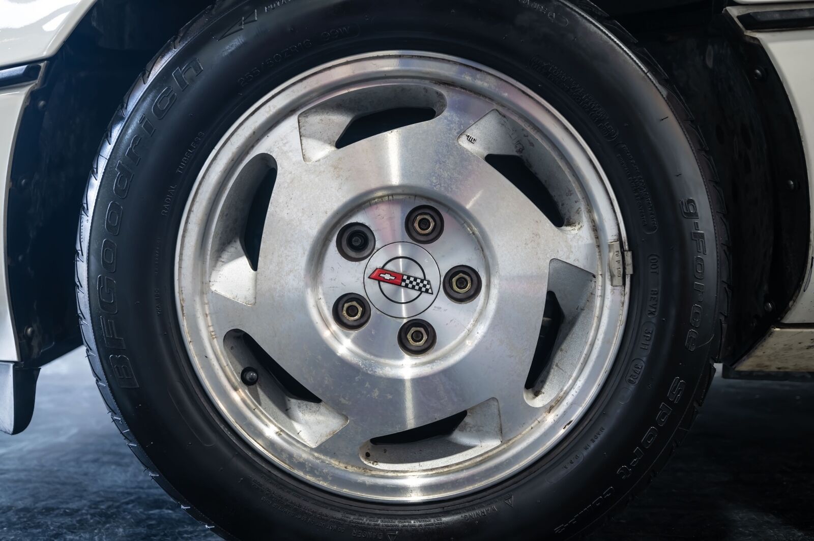 Chevrolet-Corvette-1988-Hatchback-4
