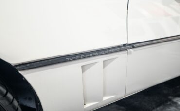 Chevrolet-Corvette-1988-Hatchback-5