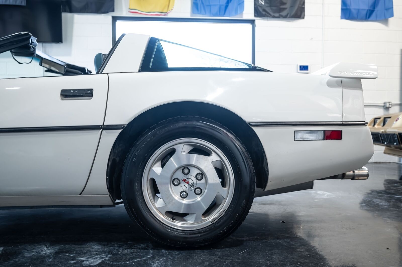 Chevrolet-Corvette-1988-Hatchback-8