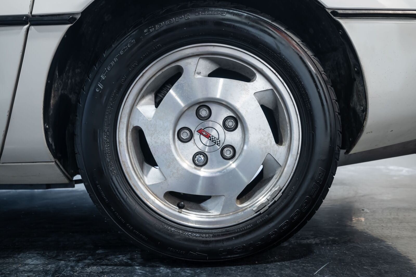 Chevrolet-Corvette-1988-Hatchback-9