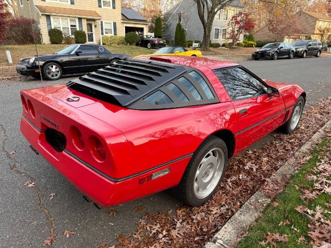 Chevrolet-Corvette-1988-Red-1