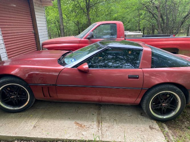 Chevrolet-Corvette-1988-Red-1