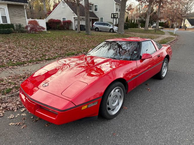 Chevrolet-Corvette-1988-Red-17
