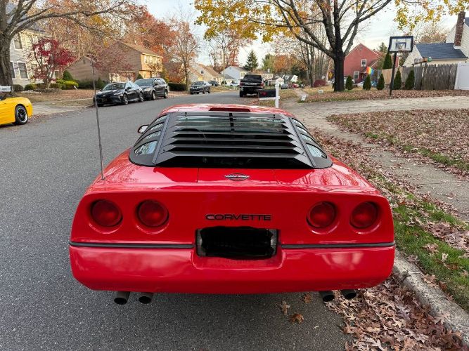 Chevrolet-Corvette-1988-Red-2