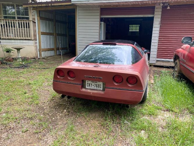 Chevrolet-Corvette-1988-Red-3