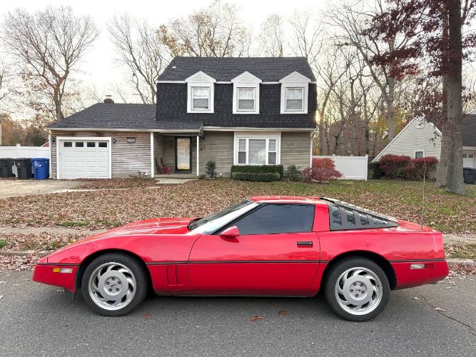 Chevrolet-Corvette-1988-Red