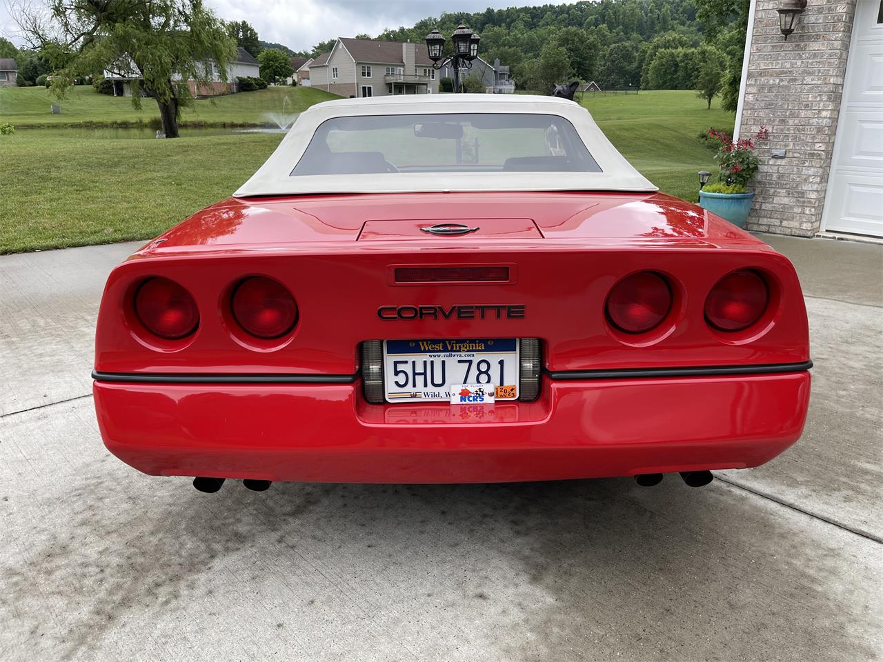 Chevrolet-Corvette-1988-Red-Gray-2