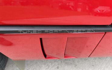 Chevrolet-Corvette-1988-Red-Gray-31