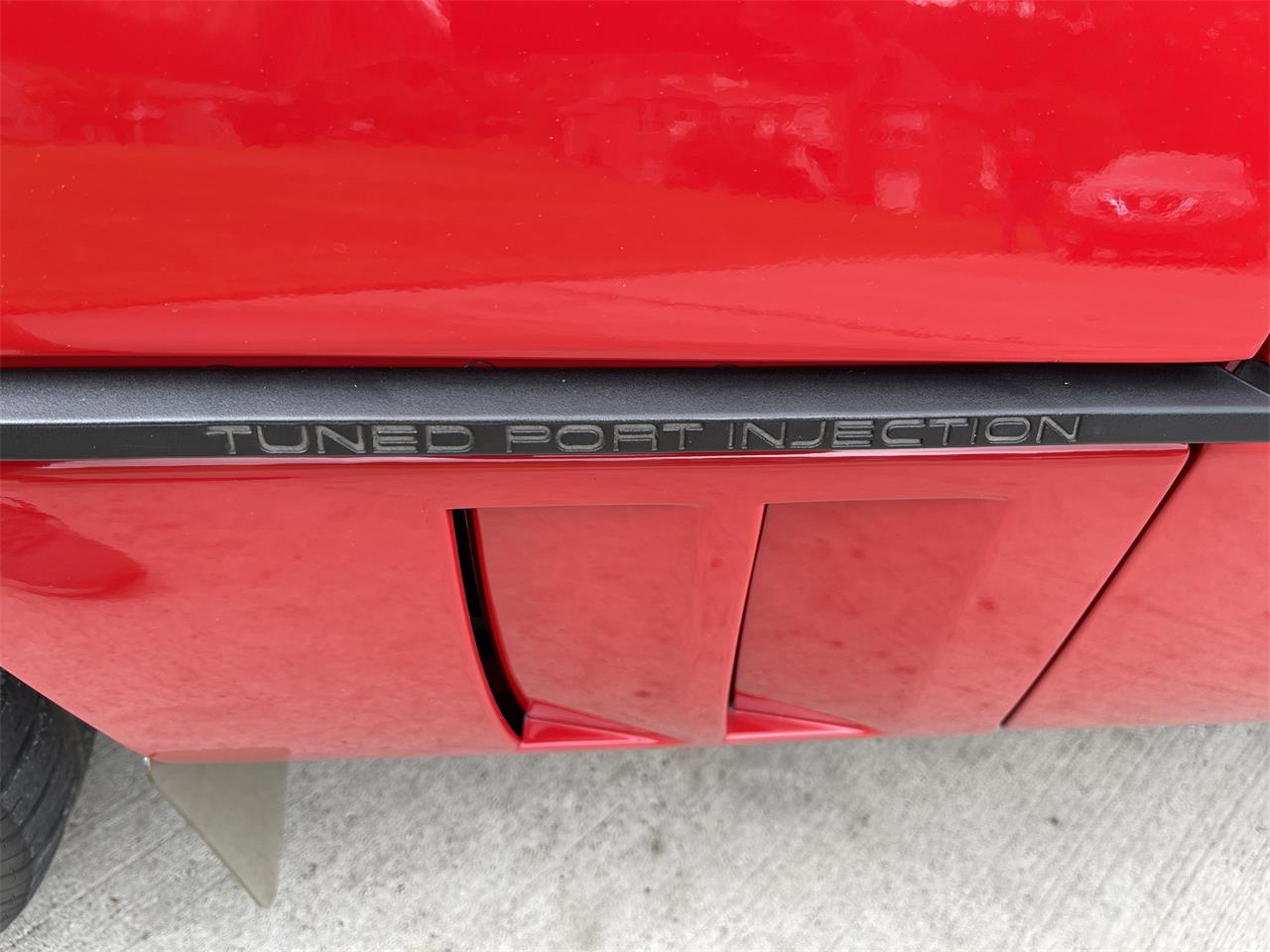 Chevrolet-Corvette-1988-Red-Gray-31