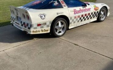Chevrolet-Corvette-1988-White-11