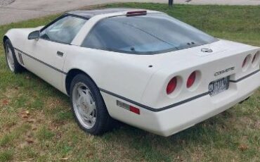 Chevrolet-Corvette-1988-White-15