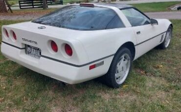 Chevrolet-Corvette-1988-White-16