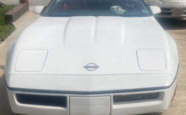 Chevrolet-Corvette-1988-White-Red-3