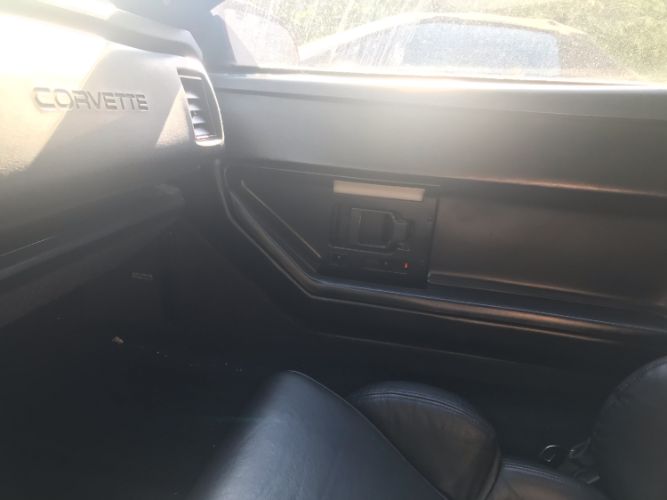 Chevrolet-Corvette-1989-Burgundy-Black-12