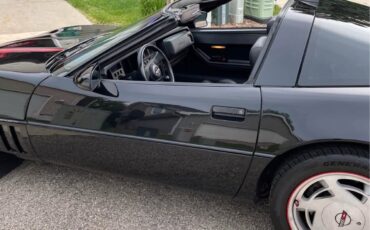 Chevrolet-Corvette-1989-Hatchback-2