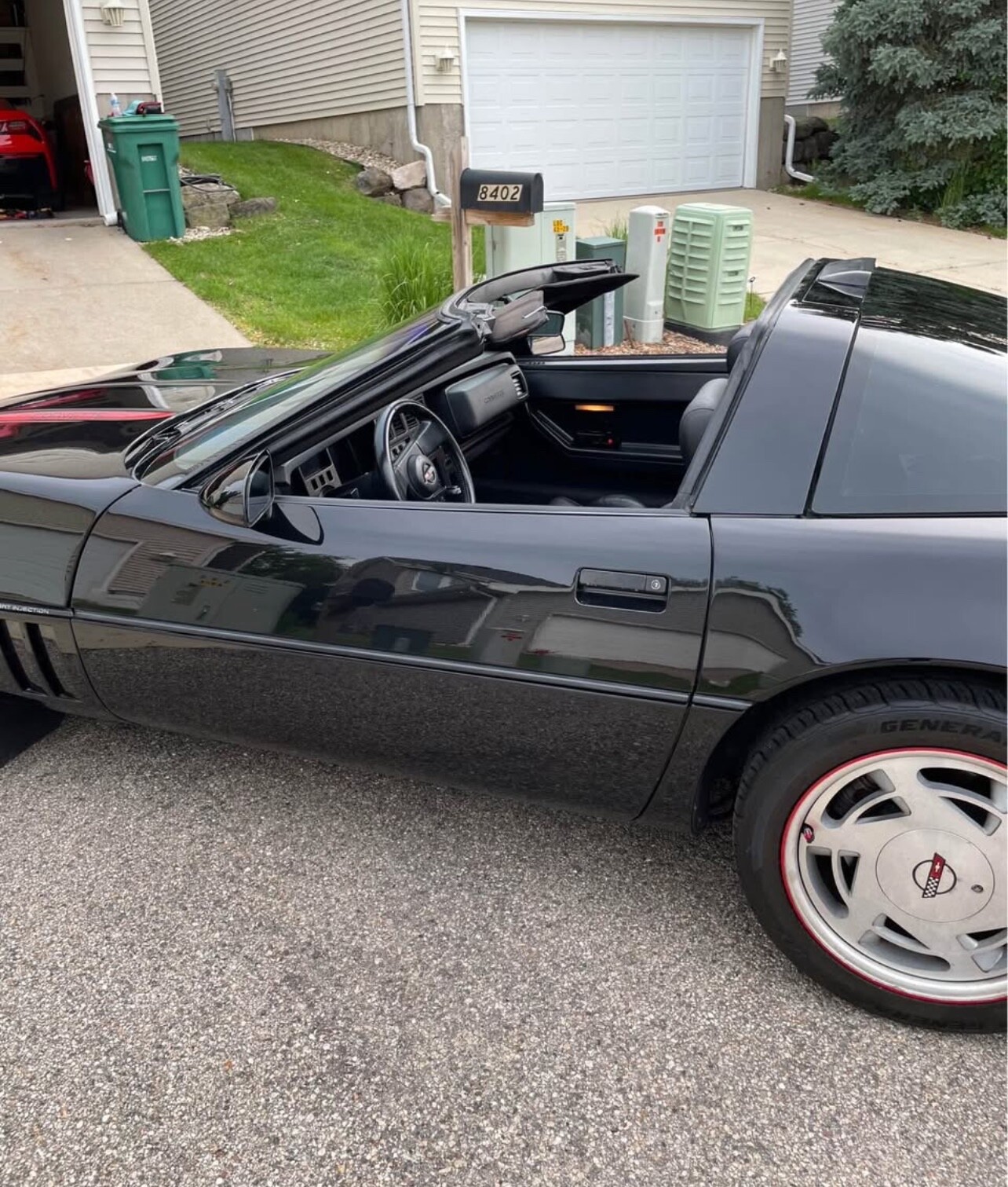 Chevrolet-Corvette-1989-Hatchback-2