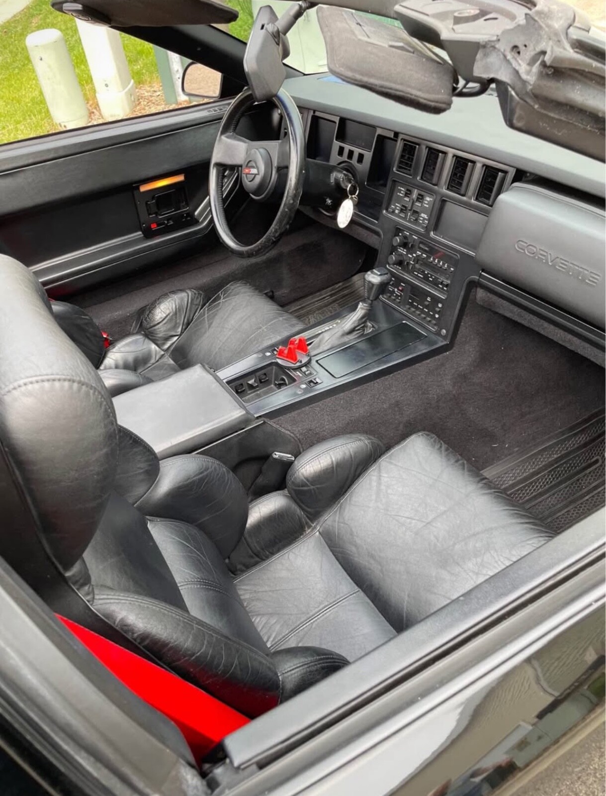 Chevrolet-Corvette-1989-Hatchback-3