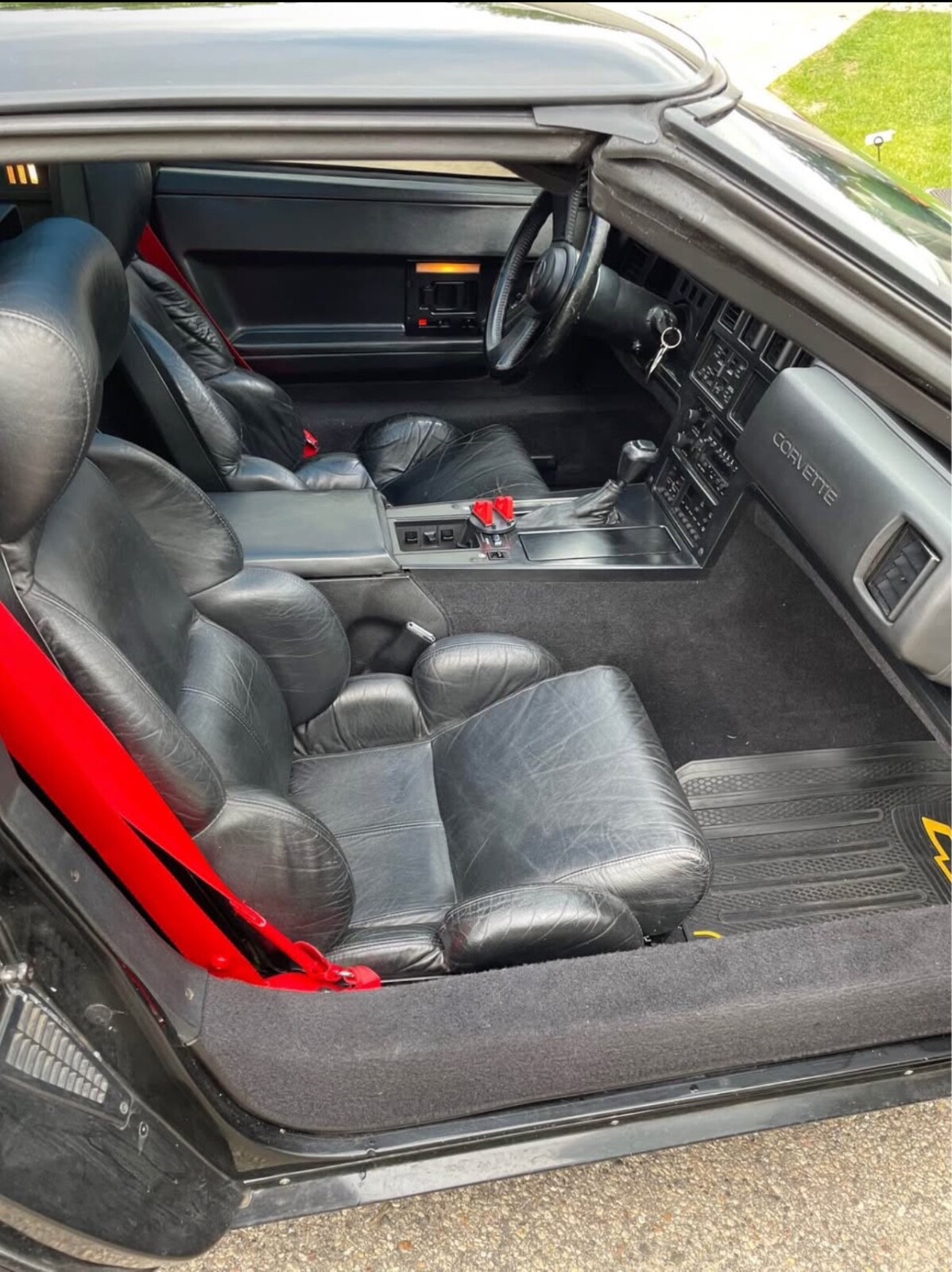 Chevrolet-Corvette-1989-Hatchback-6