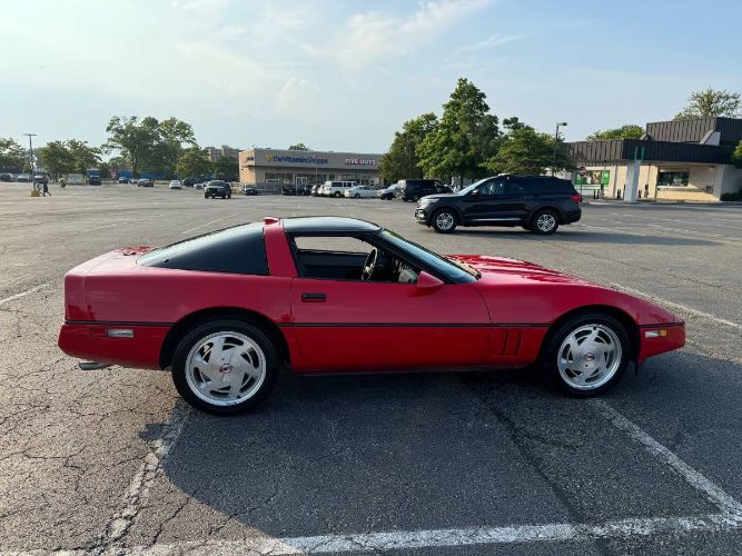 Chevrolet-Corvette-1989-Red-5
