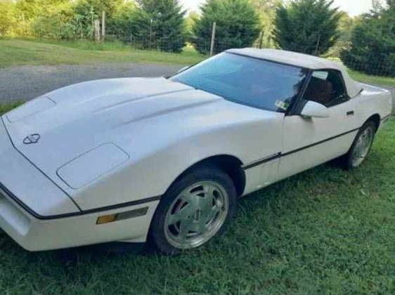 Chevrolet-Corvette-1989-White