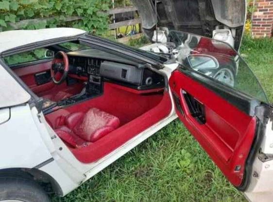 Chevrolet-Corvette-1989-White-7