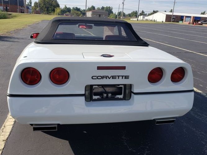 Chevrolet-Corvette-1989-White-Red-17