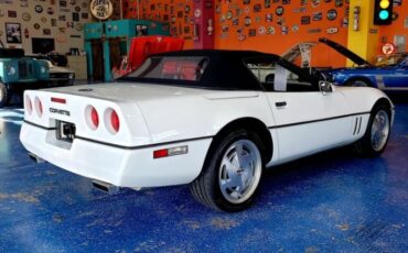 Chevrolet-Corvette-1989-White-Red-3