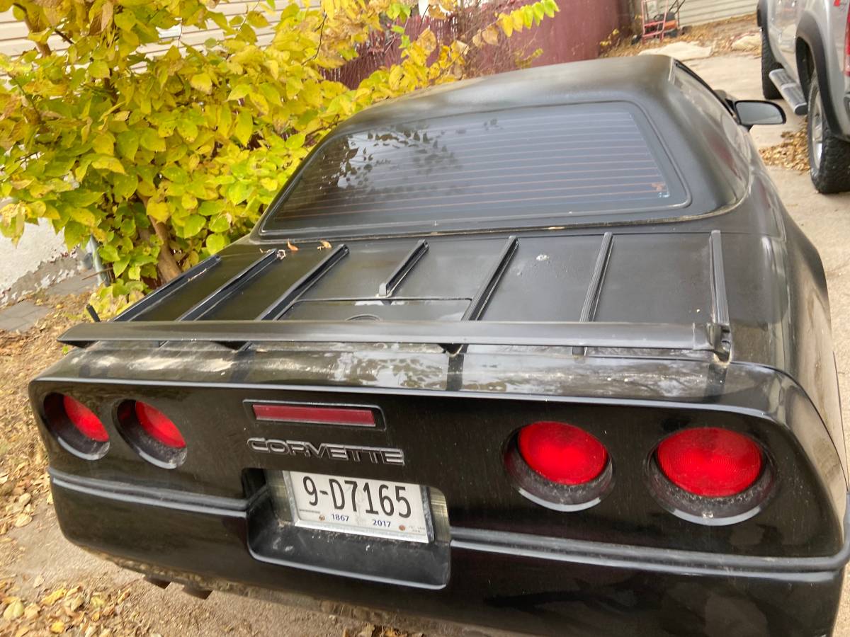 Chevrolet-Corvette-1989-black-1