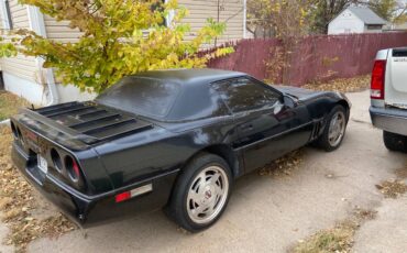 Chevrolet-Corvette-1989-black-2