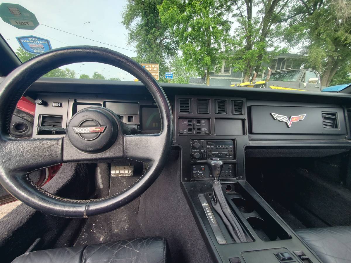 Chevrolet-Corvette-1989-red-5