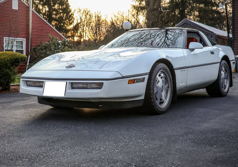 Chevrolet-Corvette-1989-white-1