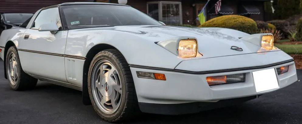 Chevrolet-Corvette-1989-white-2