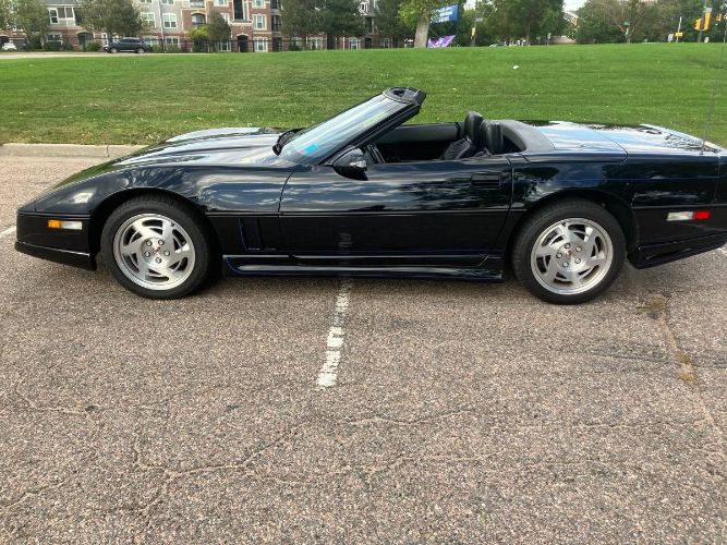 Chevrolet-Corvette-1990-Black-6