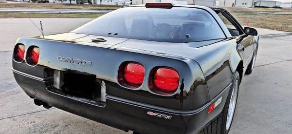 Chevrolet-Corvette-1990-Black-Gray-Leather-1