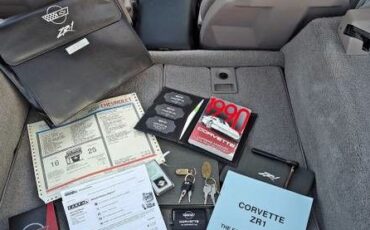 Chevrolet-Corvette-1990-Black-Gray-Leather-2